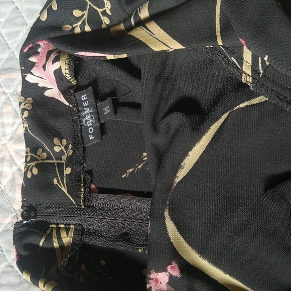 Floral Backless Dress - Picture 2 of 3